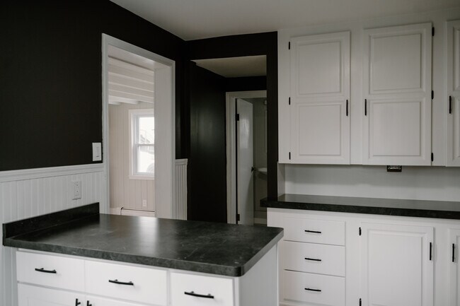 Building Photo - 354 Terrace Blvd