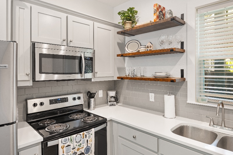 Building Photo - 600 Barnes St