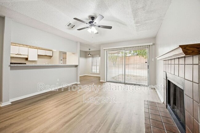 Building Photo - Hearthwood Ct 5633