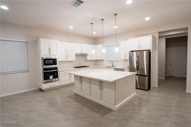 Building Photo - 11658 Hatchling Ave