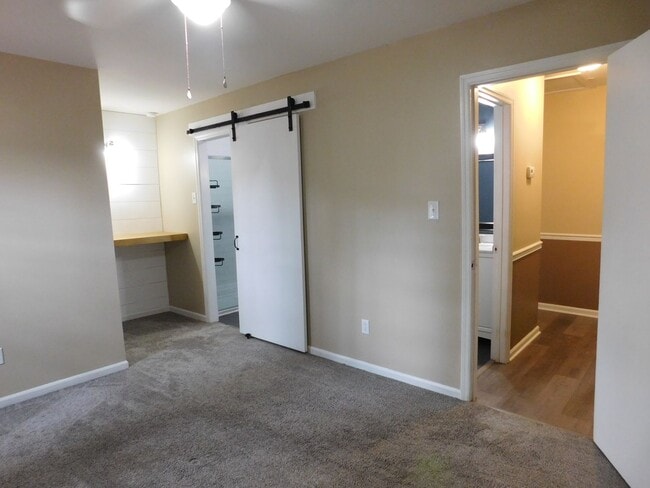 Building Photo - 842 Halifax Cir