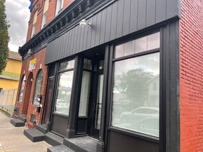 Building Photo - 111-115 Lyell Avenue