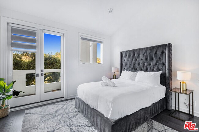 Building Photo - 11037 Anzio Rd