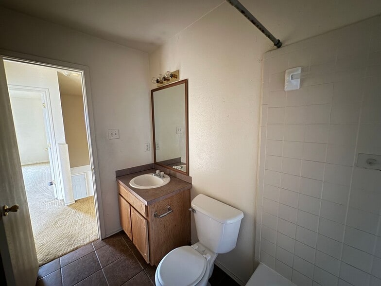 Building Photo - 4410 Sylvia Dr