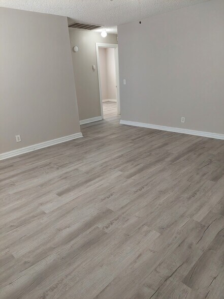 Building Photo - 4383 Edward Rd