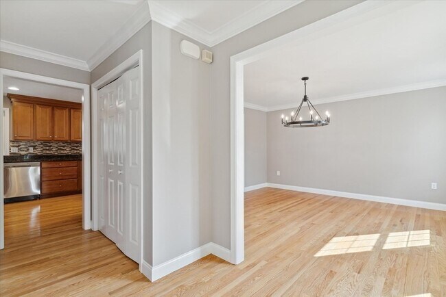 Building Photo - 19 Benjamin Ln