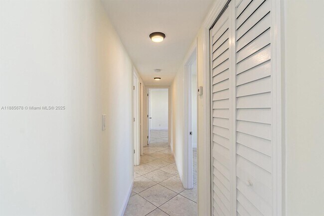 Building Photo - 121 Golden Isles Dr