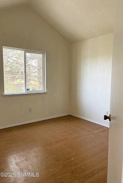 Building Photo - 3735 Jade Ave