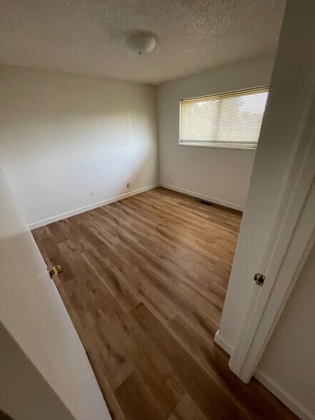 Building Photo - 6940 Los Cerros Dr