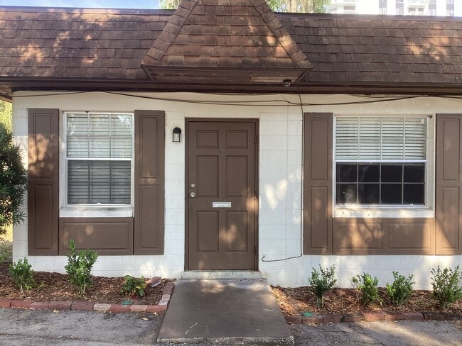 Primary Photo - Downtown 1 bdrm Apt