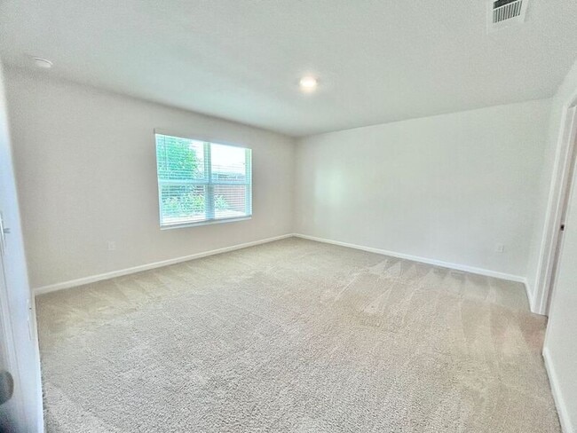 Building Photo - 5386 Peach Dr