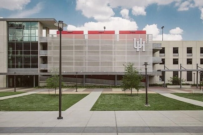 Building Photo - 4609 University Oaks Blvd