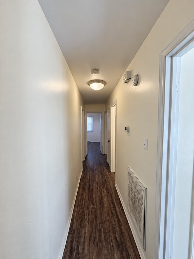 Building Photo - 118 W Dogwood Dr