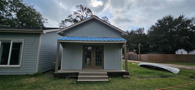 Building Photo - 409 Perkins Ave