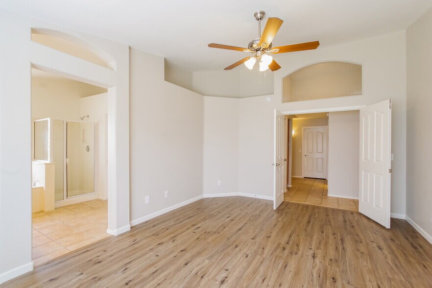 Building Photo - 6115 W Park View Ln