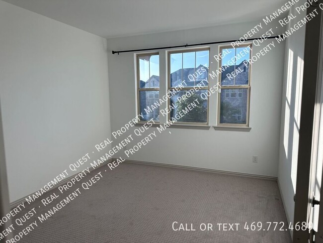Building Photo - 4553 Cypress Thorn Dr