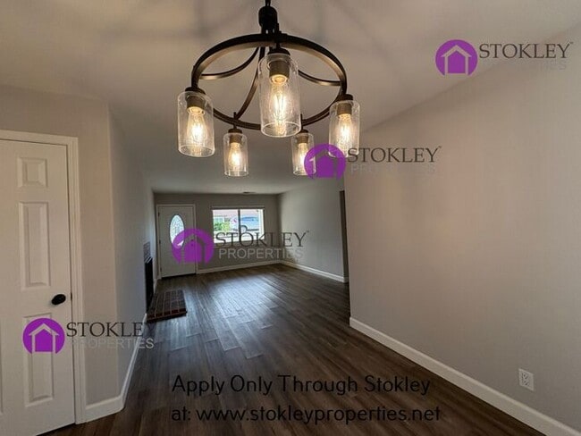 Building Photo - 1920 Encima Dr