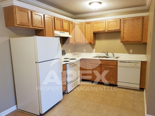 Building Photo - MOVE-IN SPECIAL,NO RENT TIL MAY 1ST! - NICE 3 Bd | 2 Ba Top Floor Condo in West Knoxville!
