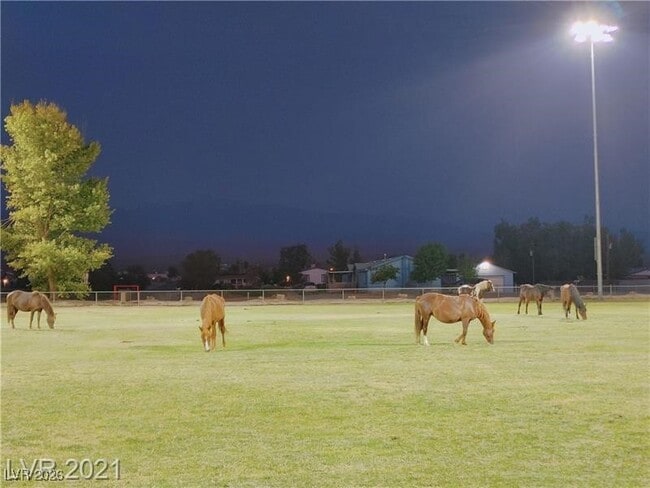 Building Photo - 630 E Simkins Rd