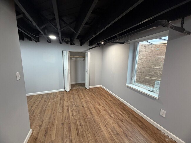 Building Photo - 6611 Kennedy Ave