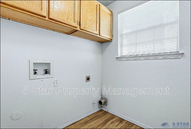 Building Photo - 3140 Tierra Agave Dr