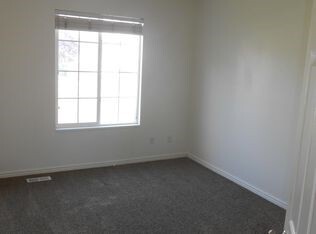 Building Photo - 251 W Peppermint Cir