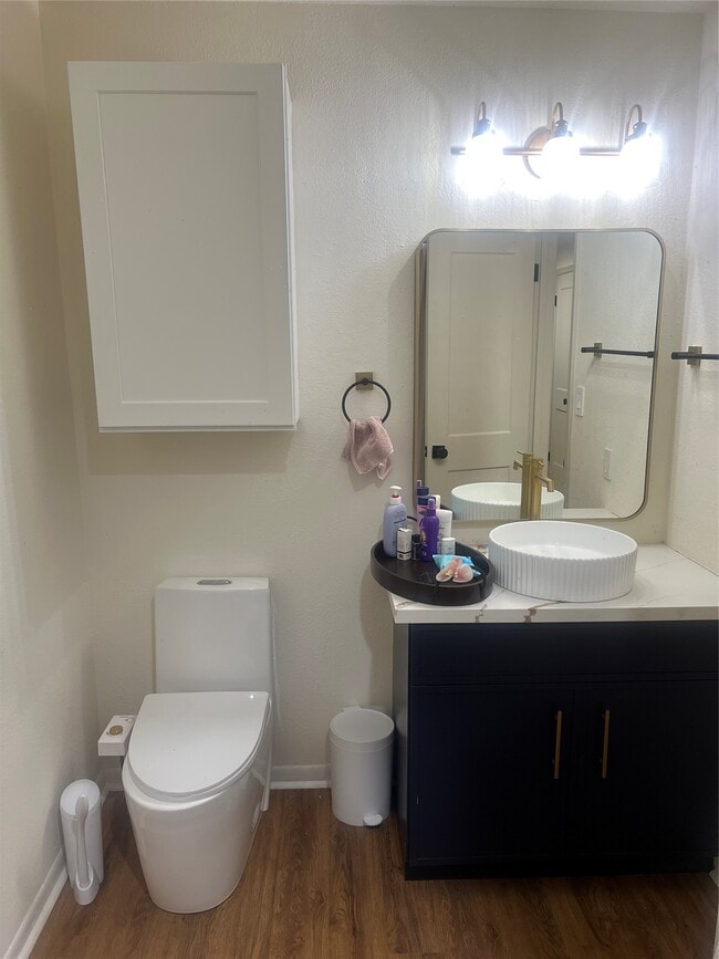 Building Photo - 16818 Rockbend