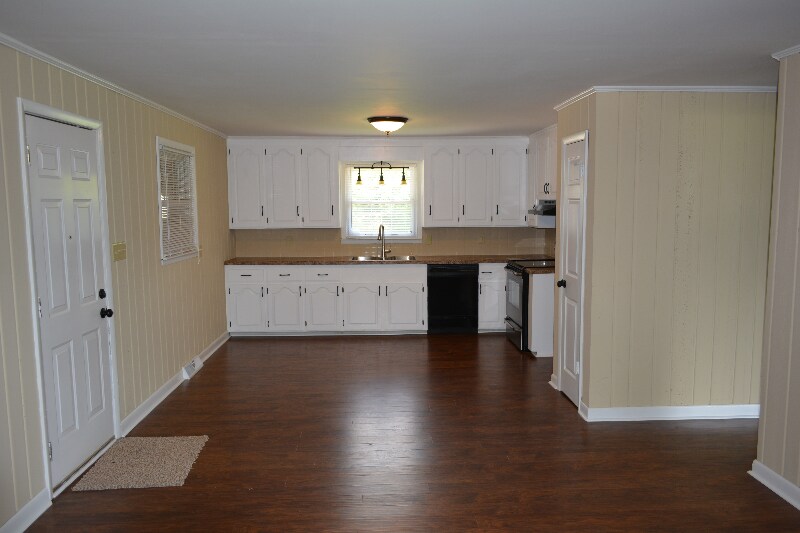 Building Photo - 4501 Kernersville Rd