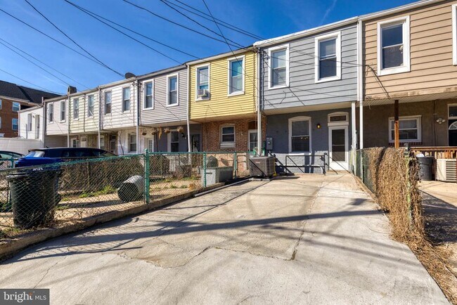 Building Photo - 635 S Lehigh St