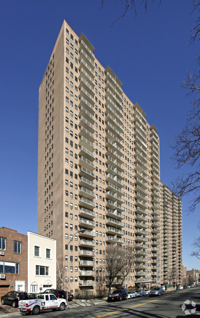 Primary Photo - Overlook Terrace South