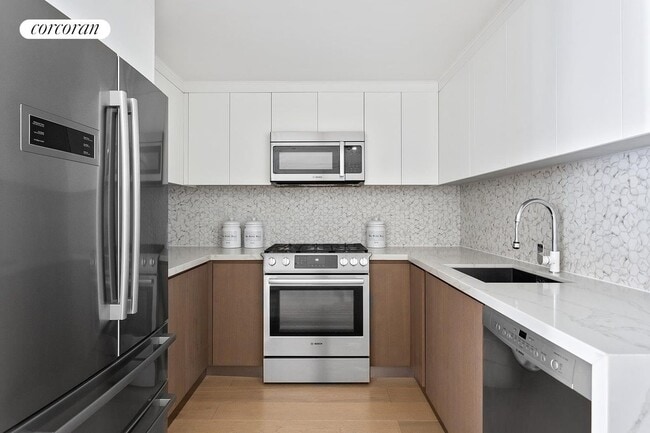 Building Photo - 2128 Ocean Ave