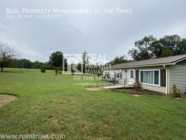 Building Photo - 2BR/1BA in Hamptonville on about 2 acres