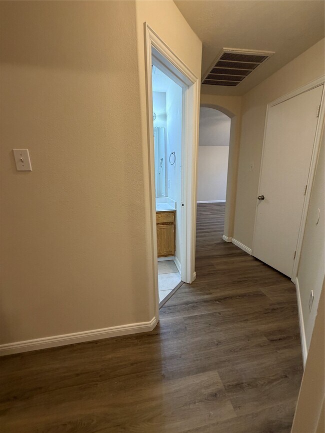 Building Photo - 4734 Lonestone Cir