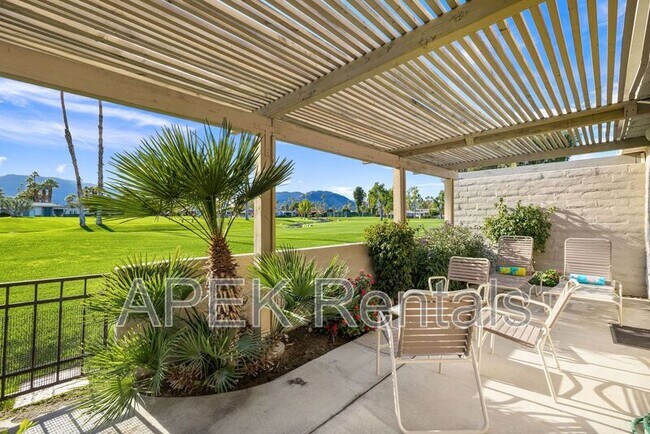 Building Photo - 74939 Vía Lago