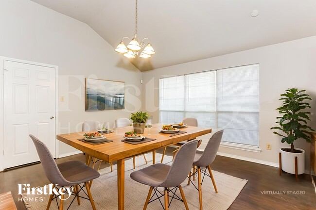 Building Photo - 5309 Tennis Villa Dr