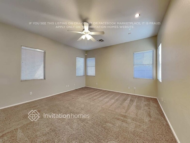 Building Photo - 2995 E Santa Rosa Dr