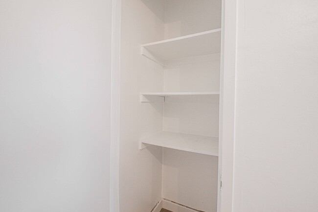 Building Photo - 5847.5 W 88th St