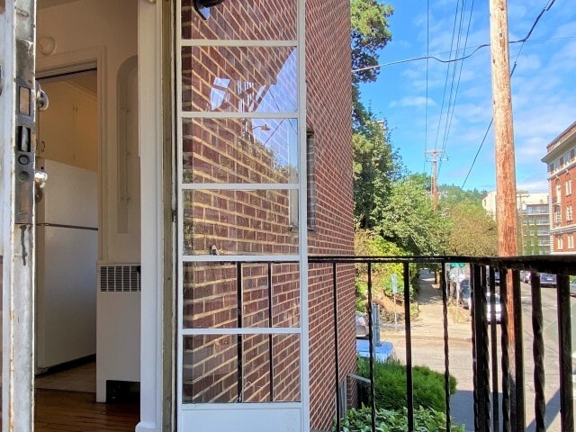 One Bedroom Fire Escape - Elite Court Apartments