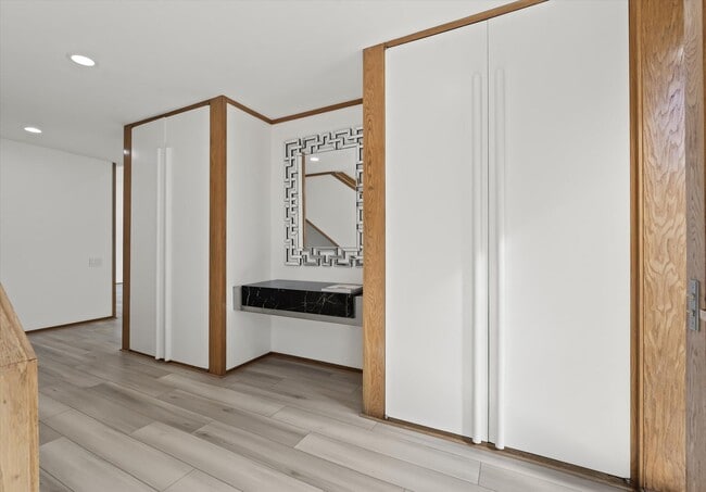 Building Photo - 709 Ann St