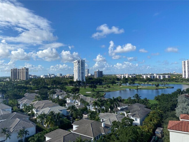 Building Photo - 19900 E Country Club Dr