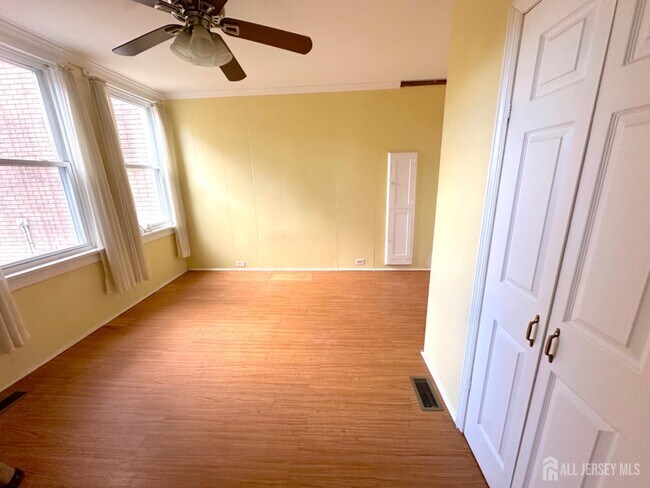 Building Photo - 151 N Broadway