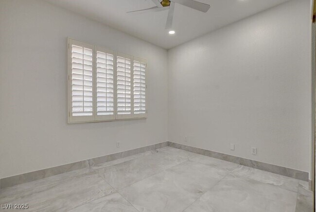 Building Photo - 2132 Lookout Point Cir