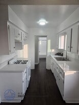 Building Photo - Rambling Rose