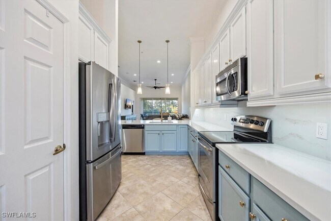 Building Photo - 11031 Corsia Trieste Way