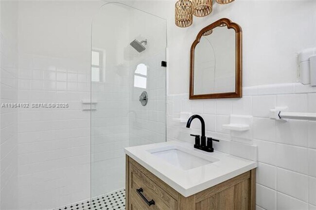 Building Photo - 1275 Marseille Dr