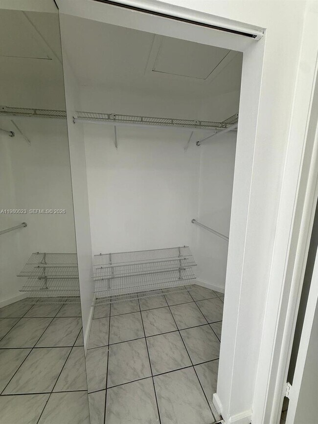 Building Photo - 6561 NW 172nd Ln