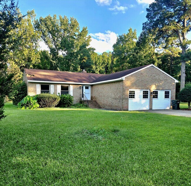 Primary Photo - 109 Griffin St