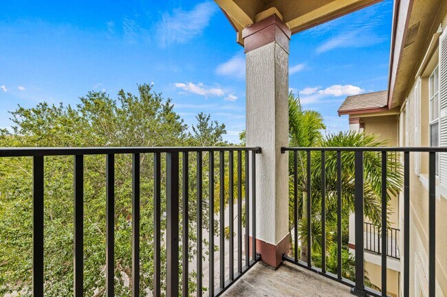 Building Photo - 1944 SE High Springs Dr