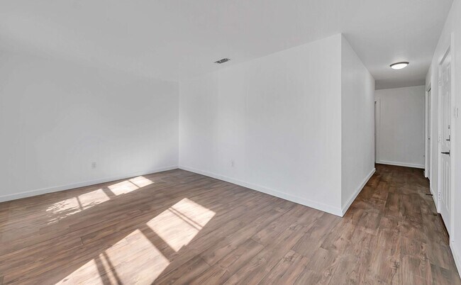 Building Photo - 5311 Tennyson Dr