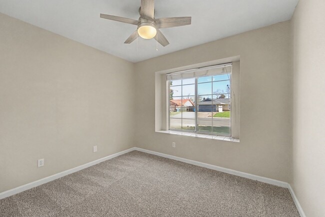 Building Photo - Freshly Updated 4-Bedroom Home with Central A/C & Garage